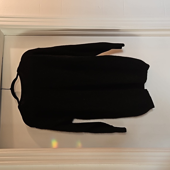 Vintage Holt Renfrew sweeter - Picture 3 of 5